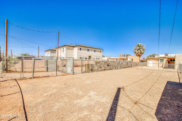 8929 Robert Dr Unit 1 & 2, El Paso, TX 79904 - view of yard with fence