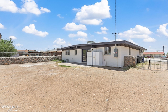 7113 Pear Tree Ln, El Paso, TX 79915 - back of house with a patio