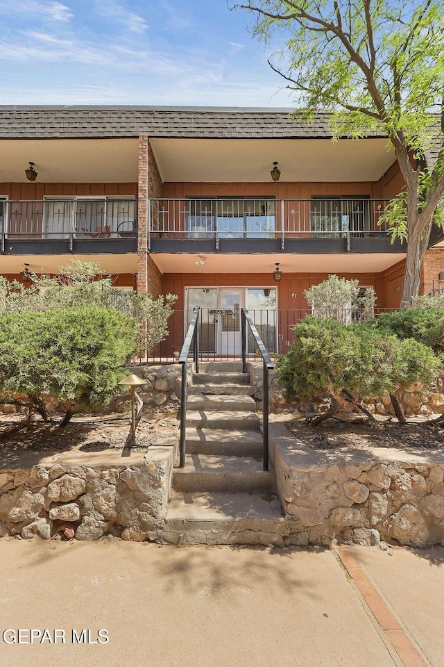 4800 N Stanton St Unit 87, El Paso, TX 79902 - view of front of house with a balcony