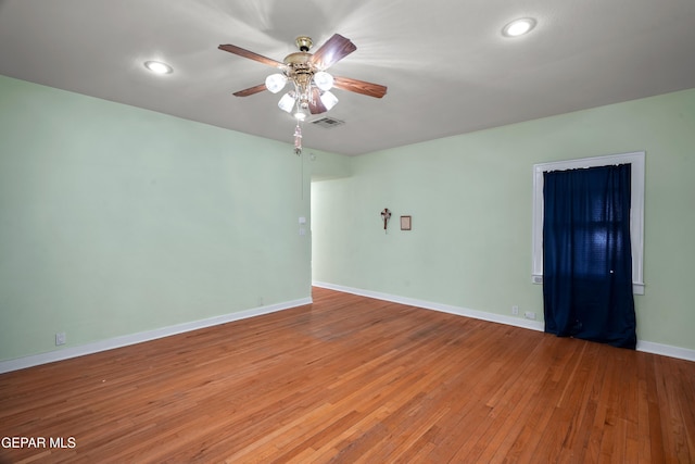 3020 Wheeling Ave, El Paso, TX 79930 - unfurnished room featuring a ceiling fan, light wood-style floors, baseboards, and recessed lighting