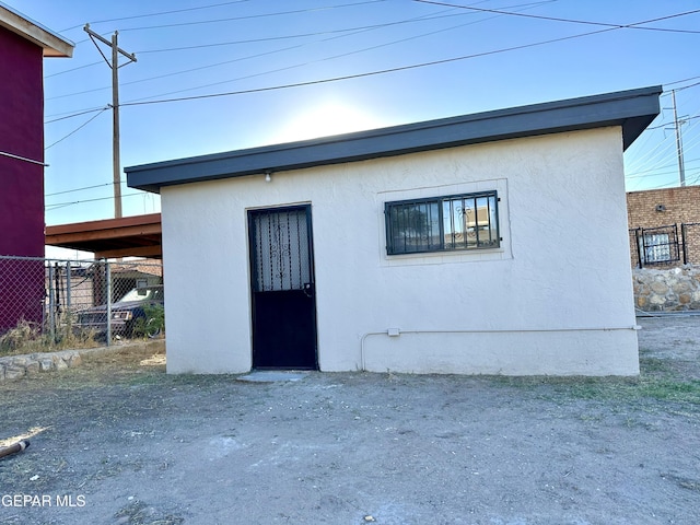 45 S Boone St, El Paso, TX 79905 - view of outdoor structure with fence