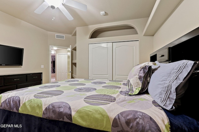 6225 Via Serena Dr, El Paso, TX 79912 - bedroom featuring a closet, vaulted ceiling, and ceiling fan