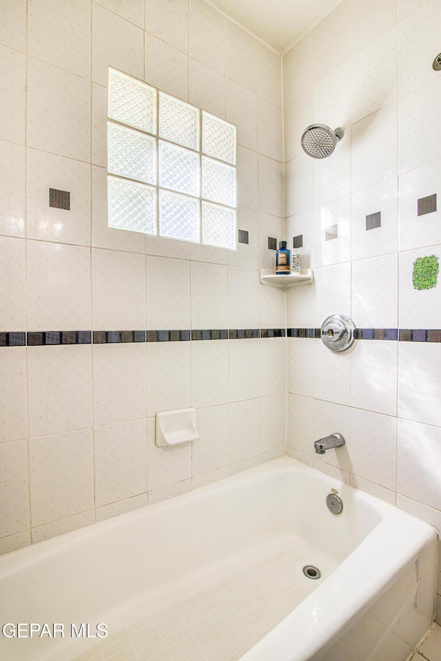 bathroom featuring shower / bathtub combination