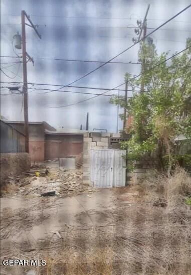 3433 Dialrock Ln, El Paso, TX 79935 - view of patio