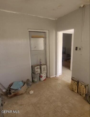 3433 Dialrock Ln, El Paso, TX 79935 - view of hallway
