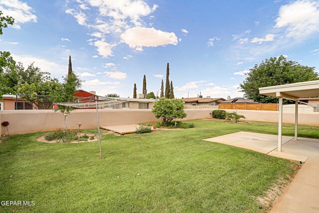view of yard featuring a patio