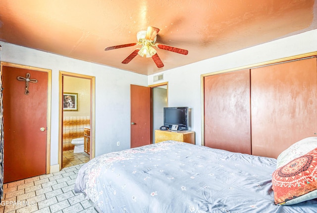 8520 Paddlefoot Ln, El Paso, TX 79907 - bedroom featuring a closet, ensuite bathroom, and ceiling fan