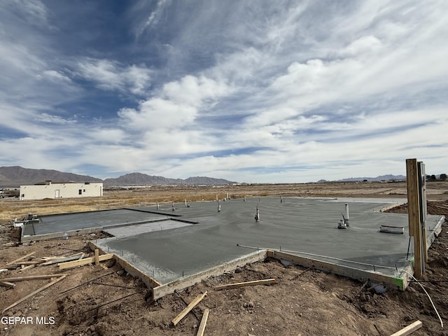 332 Rio Del Rancho Ct, El Paso, TX 79932 - water view featuring a mountain backdrop