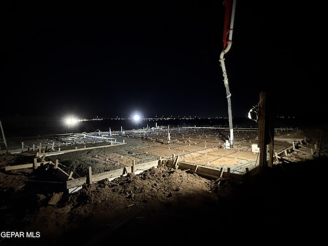 332 Rio Del Rancho Ct, El Paso, TX 79932 - view of home's community with a garden