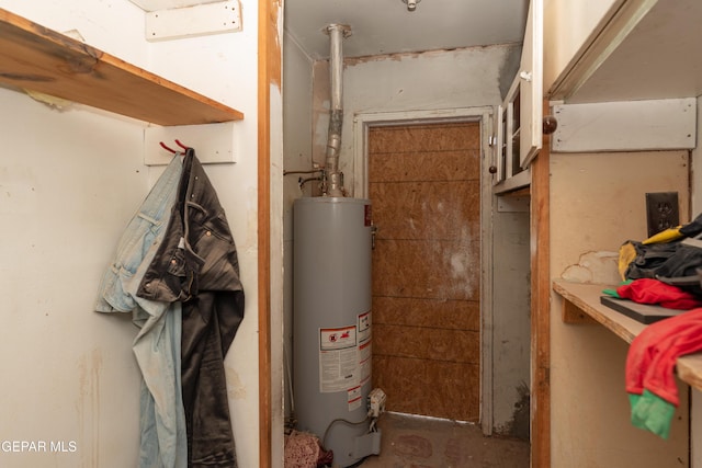 933 Duskin Dr, El Paso, TX 79907 - utilities featuring water heater