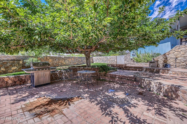 8024 Tonto Pl, El Paso, TX 79904 - view of patio / terrace with outdoor dining space