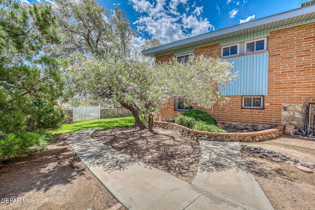 8024 Tonto Pl, El Paso, TX 79904 - view of patio featuring fence