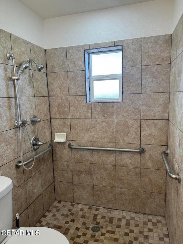 3512 Kemp Ave, El Paso, TX 79904 - full bath featuring toilet and a shower stall