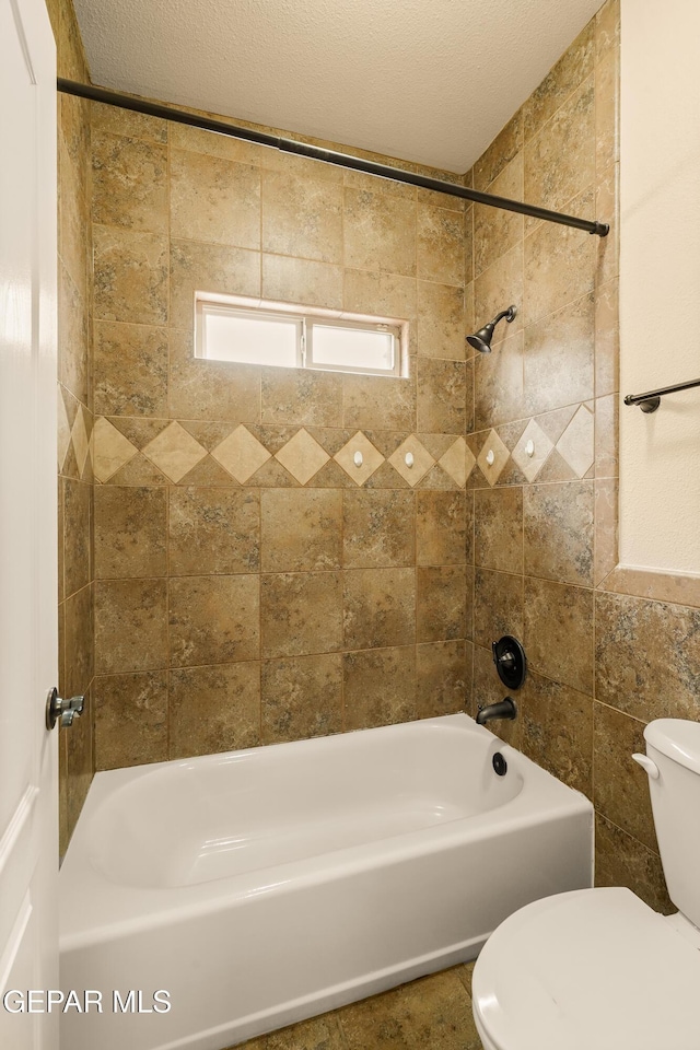 14117 Rainbow Point Dr, El Paso, TX 79938 - bathroom with toilet and shower / bathtub combination