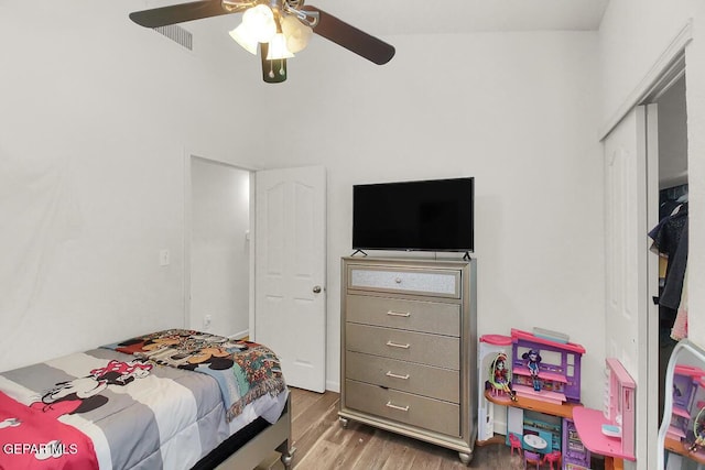 4729 Joseph Rodriguez Dr, El Paso, TX 79938 - bedroom featuring wood finished floors and a ceiling fan