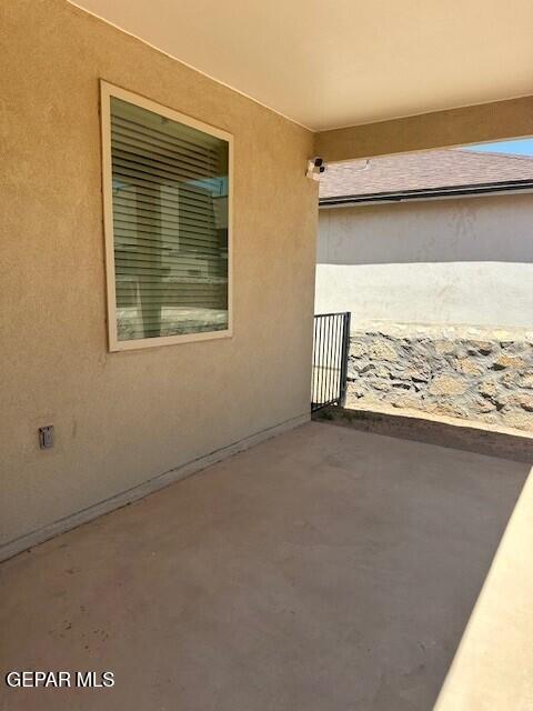 6112 Hidden Row Ave, El Paso, TX 79924 - view of patio