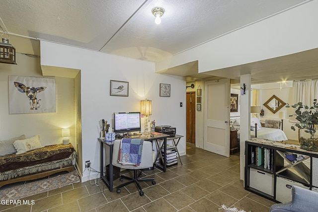 3244 Richmond Ave, El Paso, TX 79930 - office with a textured ceiling