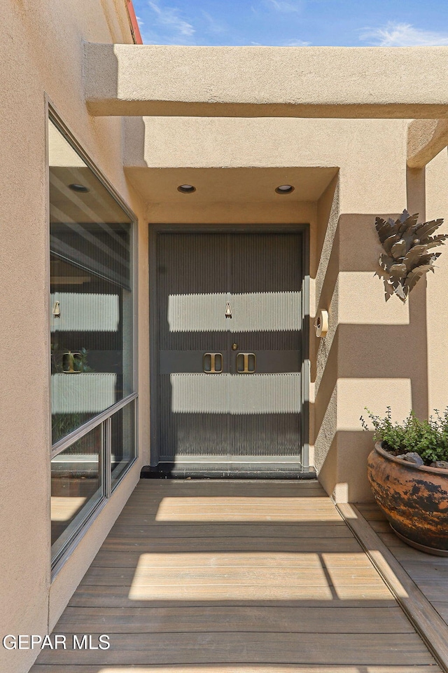 1114 Los Jardines Cir, El Paso, TX 79912 - entrance to property with stucco siding