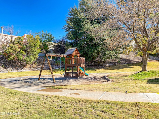 1114 Los Jardines Cir, El Paso, TX 79912 - community jungle gym featuring a yard