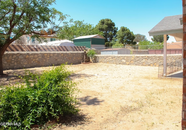 2445 Nancy Mcdonald Dr, El Paso, TX 79936 - view of fenced backyard