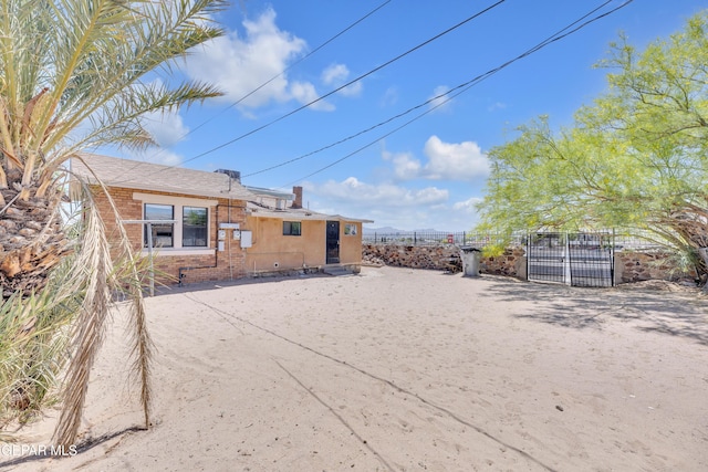4301 Hueco Ave, El Paso, TX 79903 - view of yard featuring fence and a gate