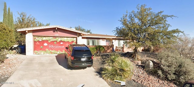 view of front of home with driveway