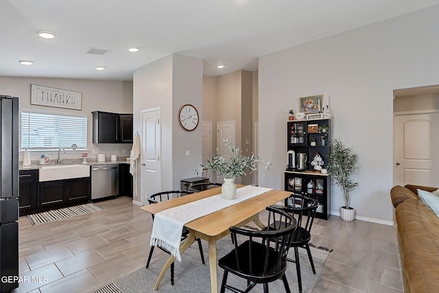 436 Sun Temple Rd, Socorro, TX 79927 - dining space featuring recessed lighting and baseboards