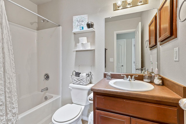 513 Bogota Pl, El Paso, TX 79928 - full bathroom with shower / tub combo, toilet, and vanity