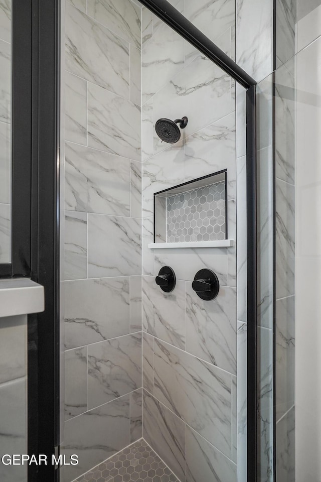 3817 Aspire Pl, El Paso, TX 79938 - full bathroom featuring a stall shower