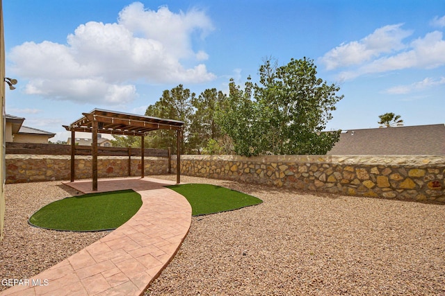 525 Cedarwood Dr, El Paso, TX 79928 - fenced backyard featuring a patio area and a pergola