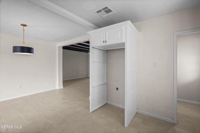 5325 Timberwolf Dr, El Paso, TX 79903 - below grade area with baseboards