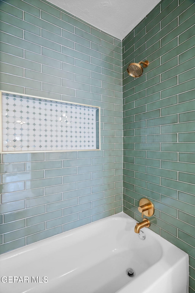 5325 Timberwolf Dr, El Paso, TX 79903 - full bath with washtub / shower combination