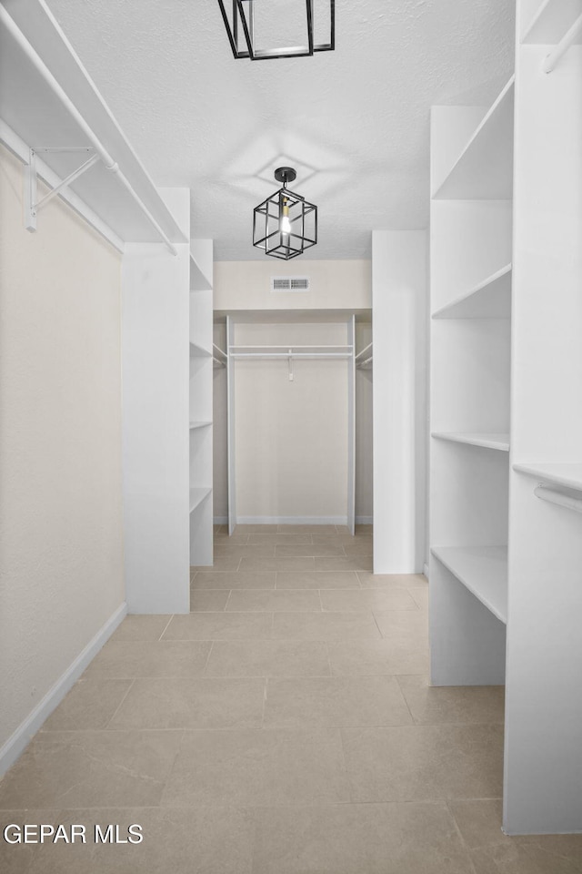 5325 Timberwolf Dr, El Paso, TX 79903 - view of spacious closet