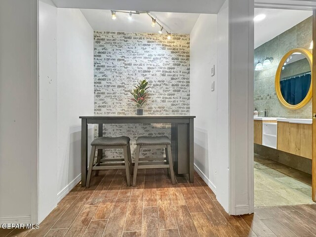 1523 Vista Real Dr, El Paso, TX 79935 - detailed view of wood finished floors and rail lighting