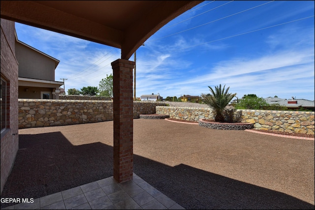 1493 Luz De Sol Dr, El Paso, TX 79912 - view of patio with fence