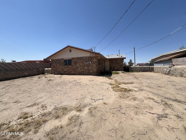 9125 Elgin Dr, El Paso, TX 79907 - view of yard with fence