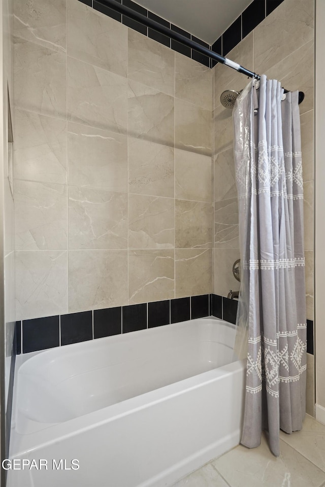 12405 Northumberg Dr, El Paso, TX 79928 - full bathroom with shower / tub combo with curtain