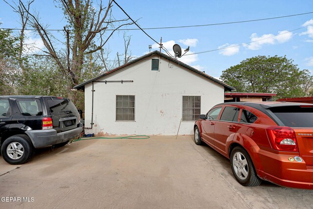 564 Chula Vista St, El Paso, TX 79915 - view of side of property featuring stucco siding
