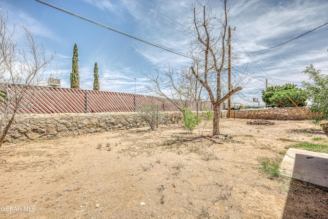 4209 Hercules Ave, El Paso, TX 79904 - view of yard featuring fence