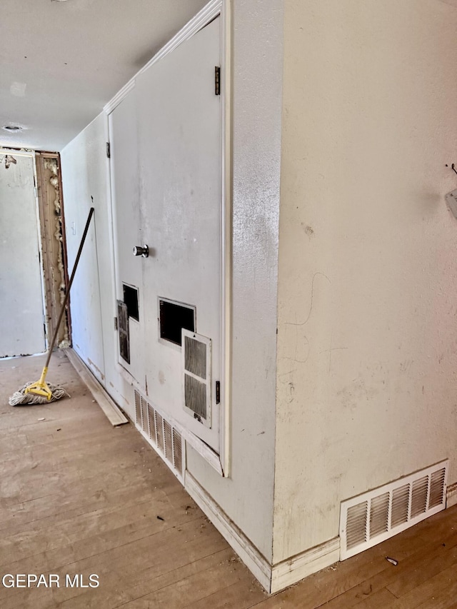 4500 Frankfort Ave, El Paso, TX 79903 - detailed view of wood finished floors