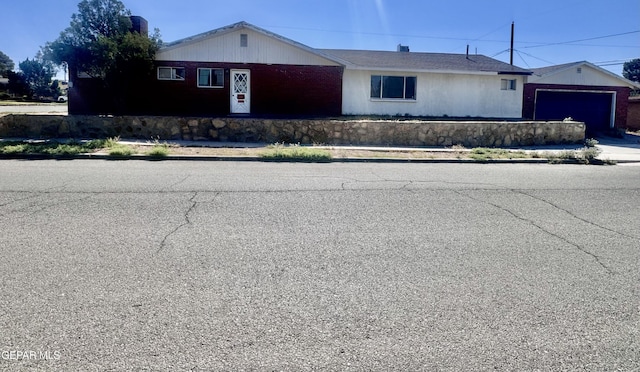 4500 Frankfort Ave, El Paso, TX 79903 - ranch-style house with an attached garage