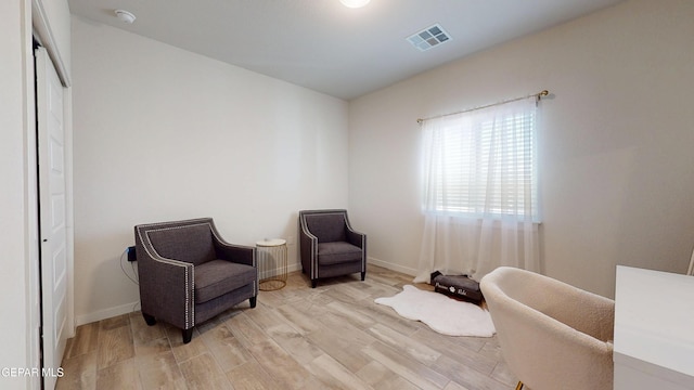 569 Logwood Ave, Canutillo, TX 79835 - living area featuring light wood-style floors and baseboards