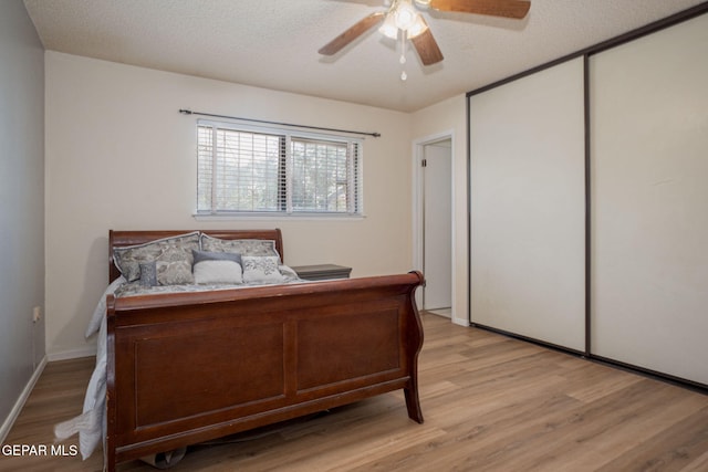 1662 Gene Torres Dr, El Paso, TX 79936 - bedroom featuring light wood-style floors and ceiling fan