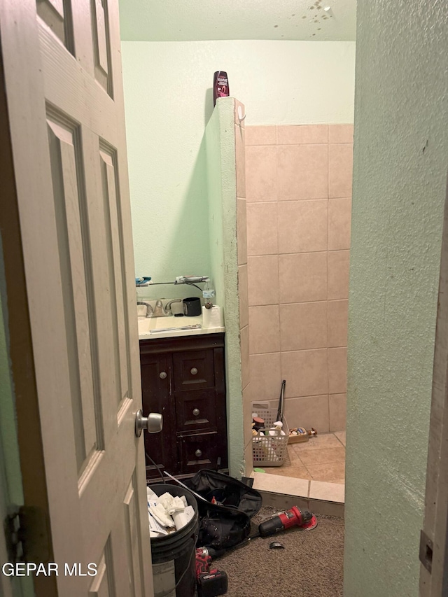56 Palm St, El Paso, TX 79901 - bathroom with vanity