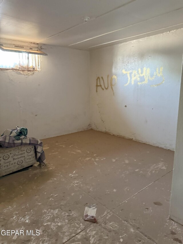 56 Palm St, El Paso, TX 79901 - view of basement