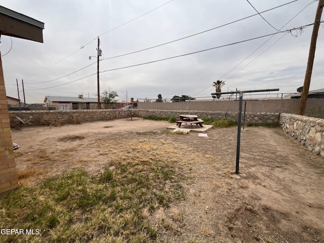 952 Zacatecas Ct, El Paso, TX 79907 - view of yard featuring fence