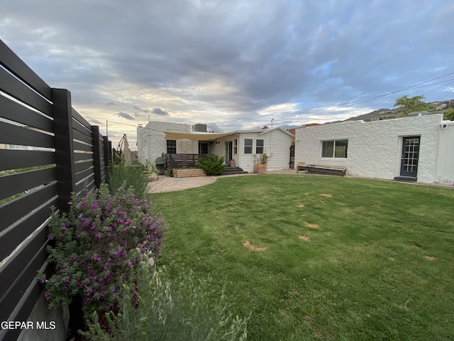 910 Mesita Dr, El Paso, TX 79902 - view of yard