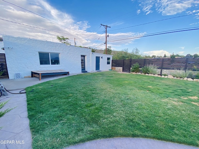910 Mesita Dr, El Paso, TX 79902 - view of yard featuring a patio