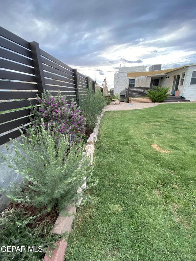 910 Mesita Dr, El Paso, TX 79902 - view of yard featuring a deck