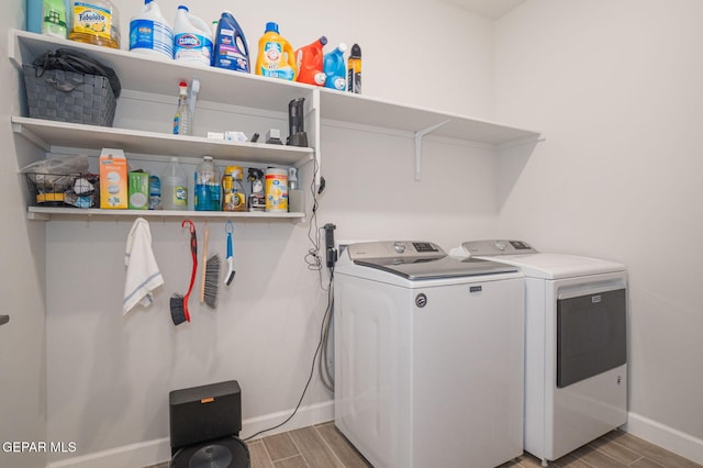 7389 Cimarron Gap Dr, El Paso, TX 79911 - laundry area featuring baseboards, washer and dryer, and light wood finished floors